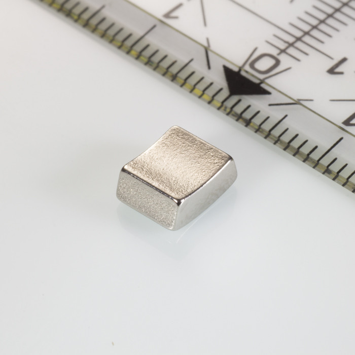 Neodymium magnet-segment R15,50xr12,50x30°x6 N 180 °C, VMM5UH-N35UH