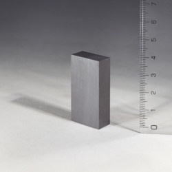 Ferrite magnet prism 40x20x10