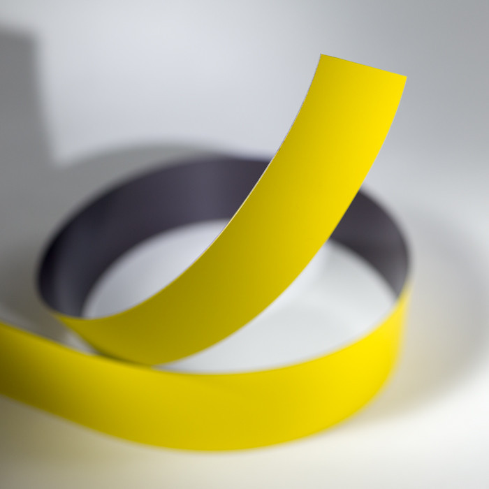 Magnetic band 40x0,6 mm yellow