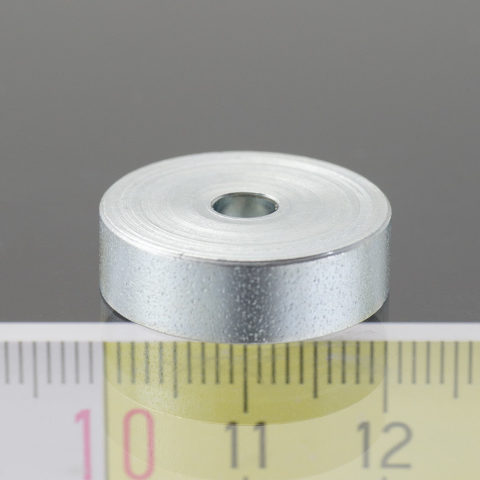 Magnetic lens / pot magnet dia. 20, height 6 mm, inner hole for countersunk-head bolt dia. 4,5