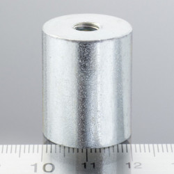 Cylindrical magnetic lens / pot magnet dia. 20 x height 25 mm with inner screw M6. Screw length 9 mm