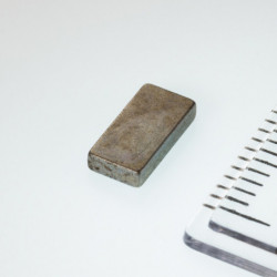 Neodymium magnet prism 8x4x1,6 P 180 °C, VMM5UH-N35UH